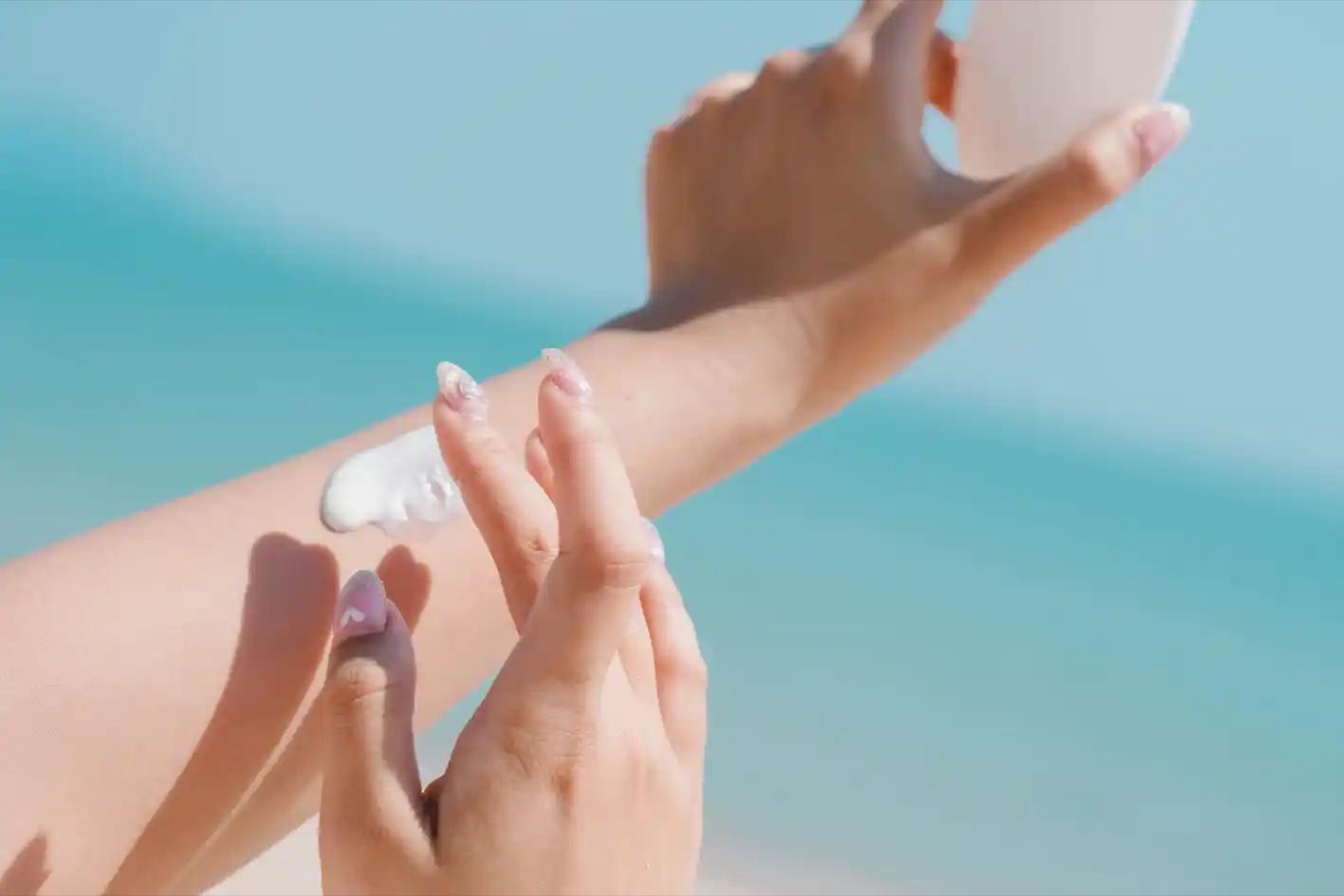Kulit Tetap Cerah! Ini 10 Rekomendasi Sunscreen yang Nggak Bikin Kusam