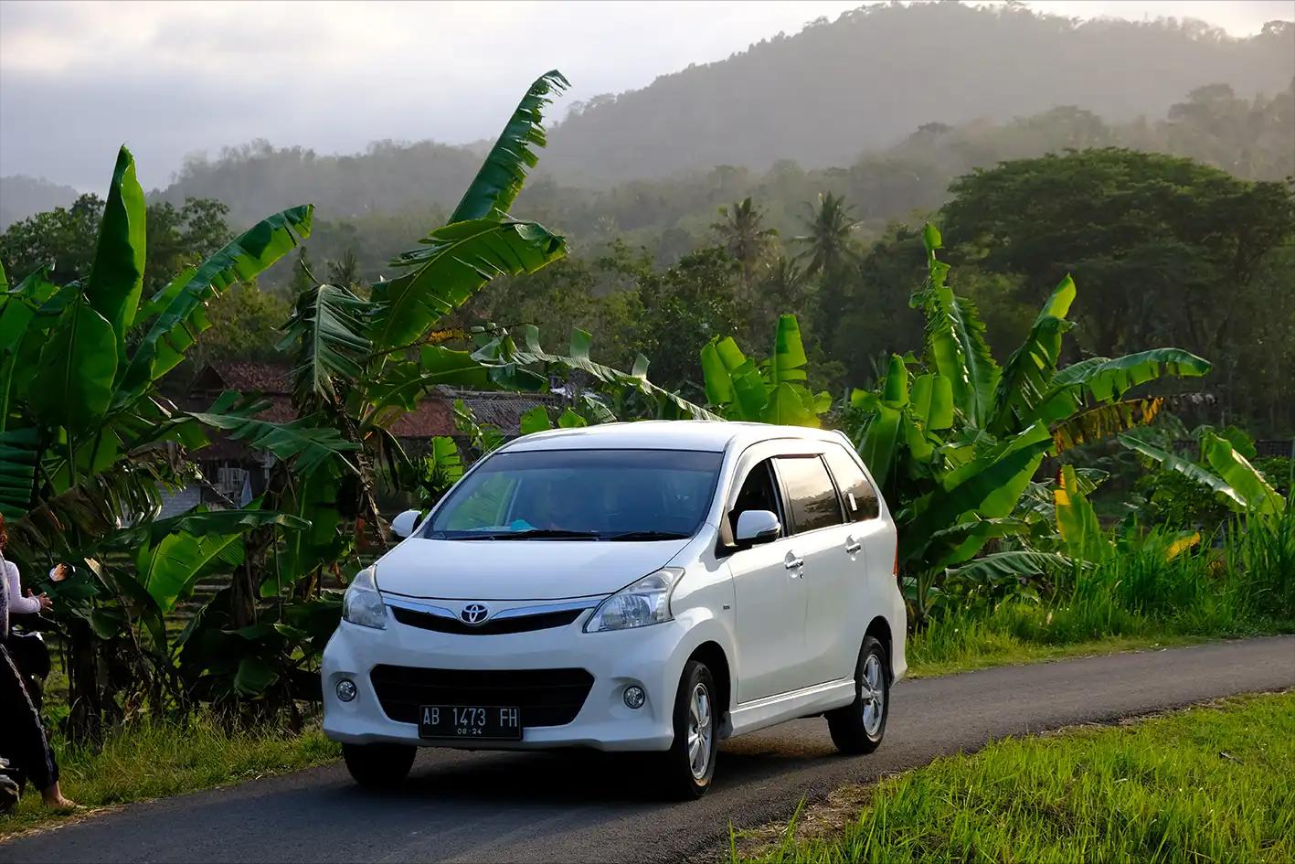 Tak Hanya Honda Jazz! Ini 10 Mobil Bekas Terbaik di Bawah 100 Juta